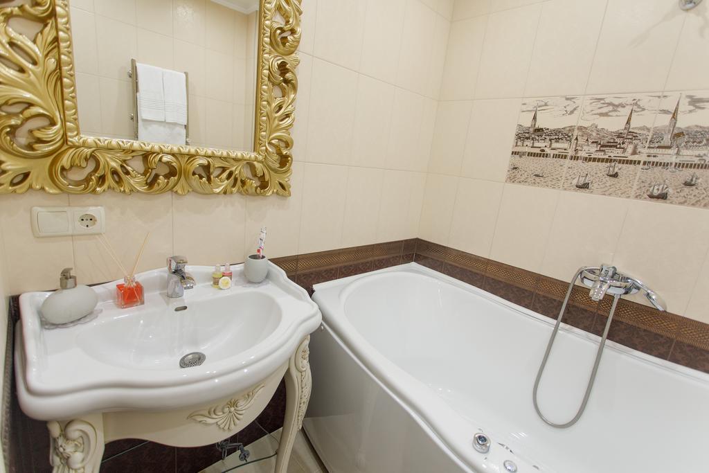Royal Suite Apartment With Jacuzzi سومي المظهر الخارجي الصورة