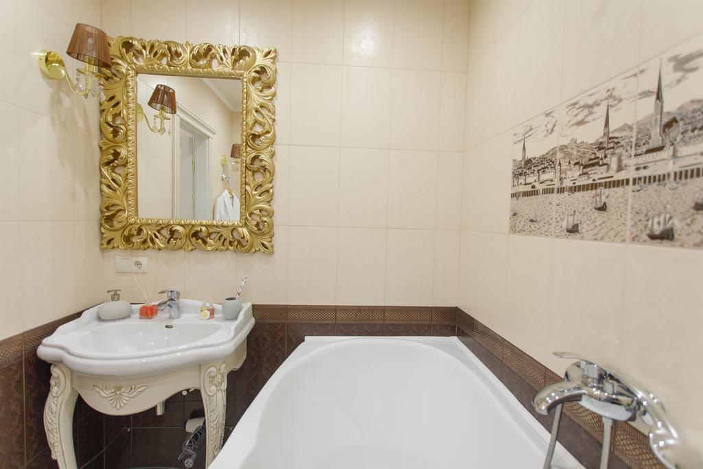 Royal Suite Apartment With Jacuzzi سومي المظهر الخارجي الصورة